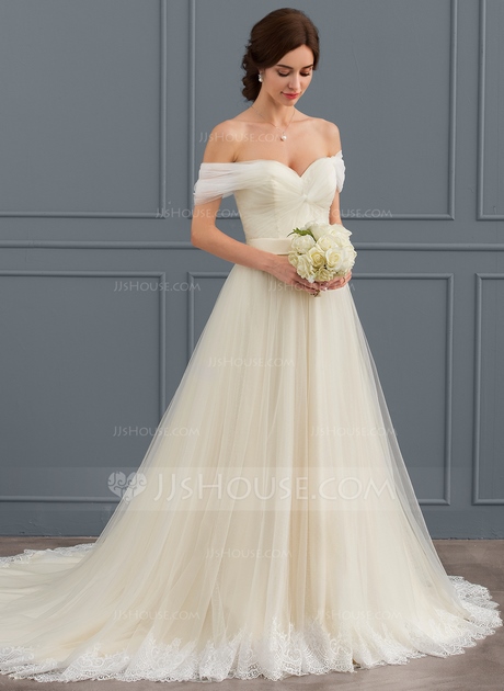 all-lace-wedding-gowns-50_7 All lace wedding gowns