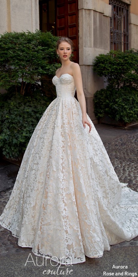 ball-gown-lace-wedding-dresses-67_5 Ball gown lace wedding dresses
