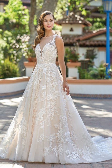 beautiful-wedding-dresses-with-lace-22_14 Beautiful wedding dresses with lace