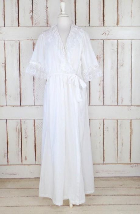 bridal-lace-dressing-gown-61_12 Bridal lace dressing gown