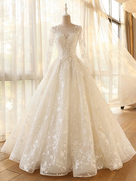 designer-lace-wedding-dresses-with-sleeves-89_14 Designer lace wedding dresses with sleeves