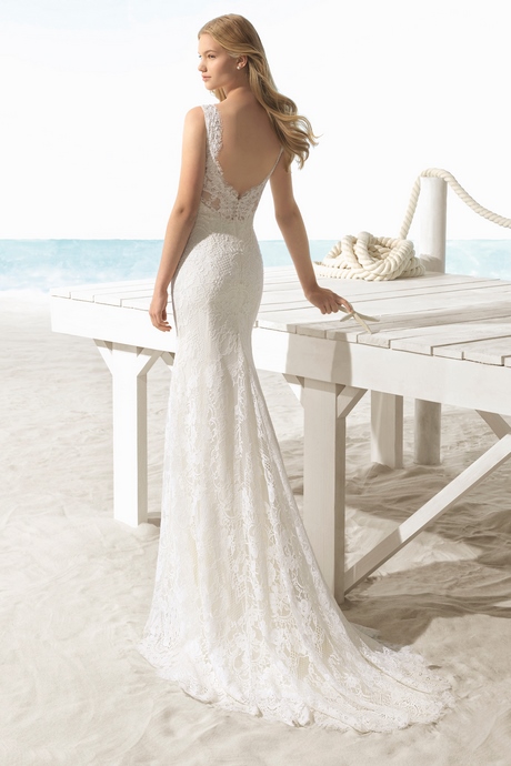 fitted-lace-wedding-gown-70_5 Fitted lace wedding gown