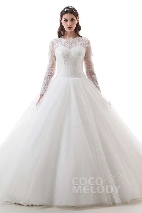 ivory-lace-wedding-dress-with-sleeves-02_17 Ivory lace wedding dress with sleeves