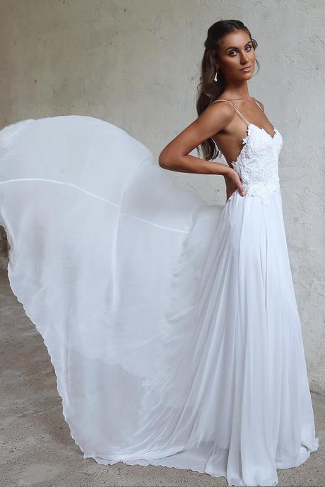 lace-and-silk-wedding-dress-35_11 Lace and silk wedding dress