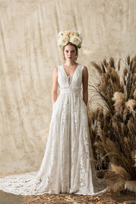 lace-and-silk-wedding-dress-35_5 Lace and silk wedding dress
