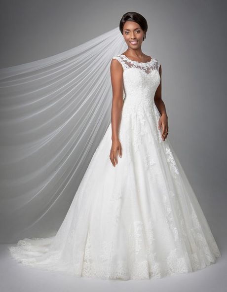 lace-classic-wedding-dress-45_17 Lace classic wedding dress