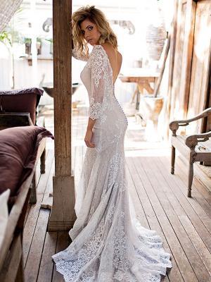 lace-fitted-wedding-gowns-74_13 Lace fitted wedding gowns