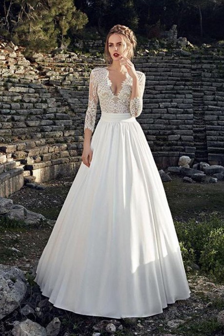 lace-top-wedding-gowns-83_10 Lace top wedding gowns
