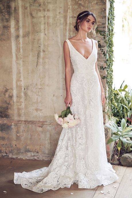 lace-wedding-dress-sleeveless-18_2 Lace wedding dress sleeveless