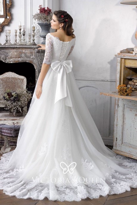 lace-wedding-dress-with-bow-60_16 Lace wedding dress with bow