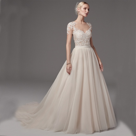 lace-wedding-dress-with-short-sleeves-83_16 Lace wedding dress with short sleeves