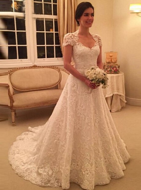 lace-wedding-dress-with-short-sleeves-83_4 Lace wedding dress with short sleeves