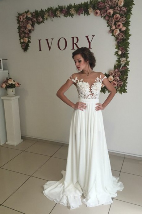 short-lace-sleeve-wedding-dress-45_10 Short lace sleeve wedding dress