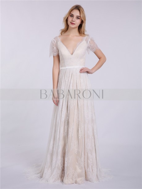 short-lace-sleeve-wedding-dress-45_18 Short lace sleeve wedding dress