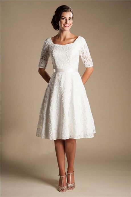 short-wedding-dress-lace-sleeves-72_9 Short wedding dress lace sleeves