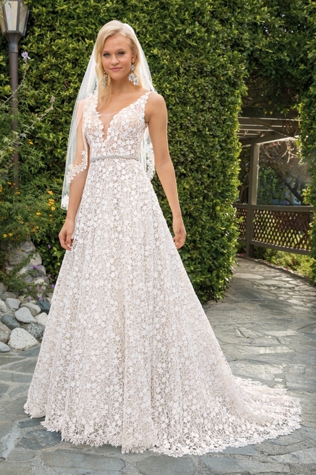 stunning-lace-wedding-dresses-91_16 Stunning lace wedding dresses