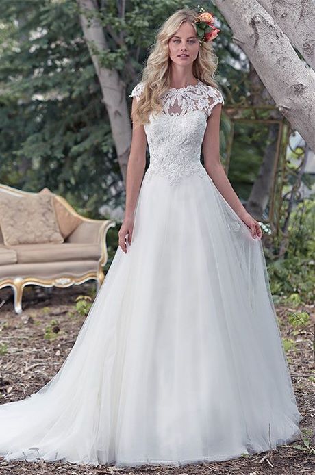 wedding-dress-with-lace-neckline-54_11 Wedding dress with lace neckline
