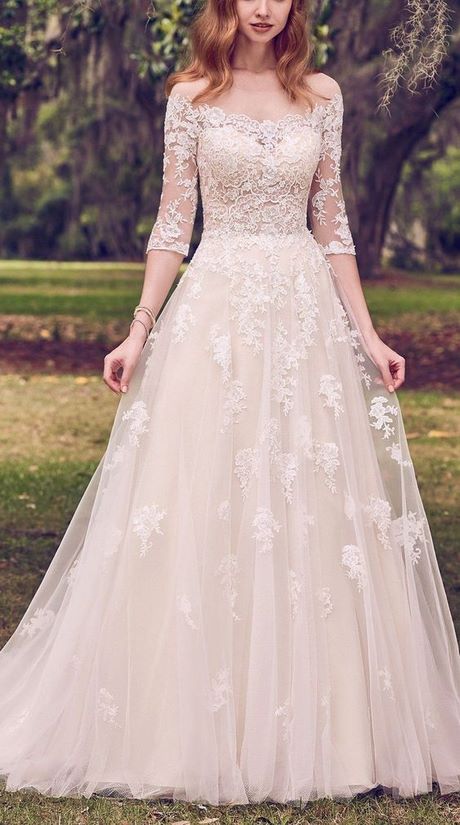 white-wedding-dress-with-lace-sleeves-64_9 White wedding dress with lace sleeves