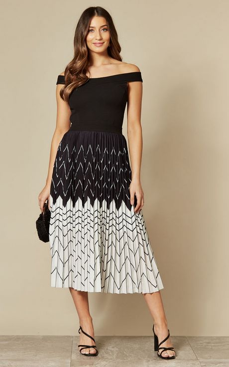 black-and-white-pleated-dress-37_11 Black and white pleated dress