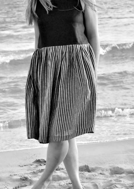 black-and-white-pleated-dress-37_13 Black and white pleated dress