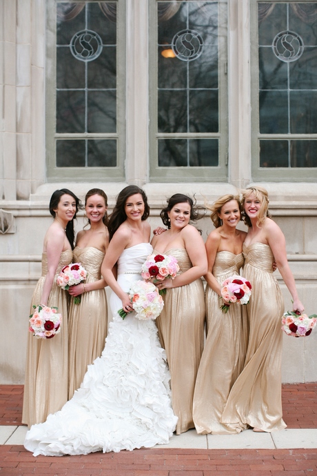 white-and-gold-bridesmaid-dresses-20_3 White and gold bridesmaid dresses