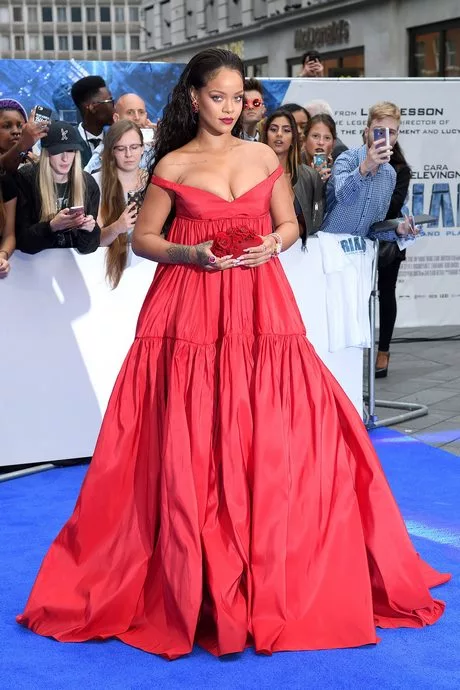rihanna-red-dress-grammys-2024-06_10-3 Rihanna red dress grammys 2024