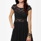 Short lace black dress
