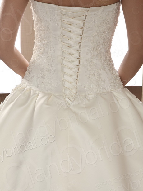 lace-up-wedding-dresses-58-6 Lace up wedding dresses