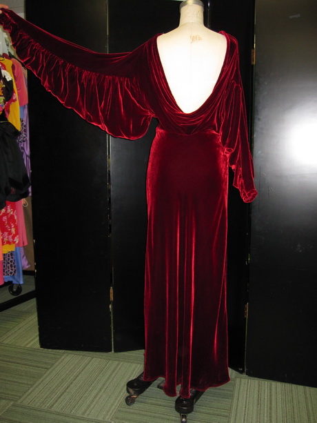 red-velvet-dresses-01-8 Red velvet dresses