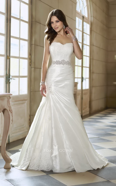 lace-strapless-wedding-dress-71_18 Lace strapless wedding dress