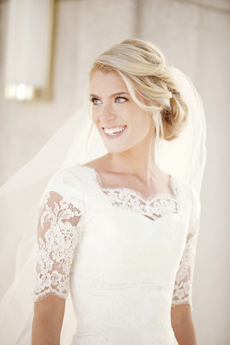 lace-wedding-dress-sleeves-61_7 Lace wedding dress sleeves