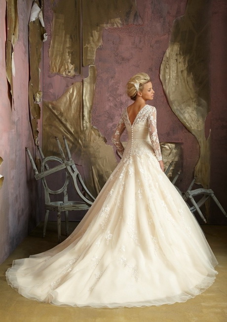 modest-lace-wedding-dress-51_12 Modest lace wedding dress