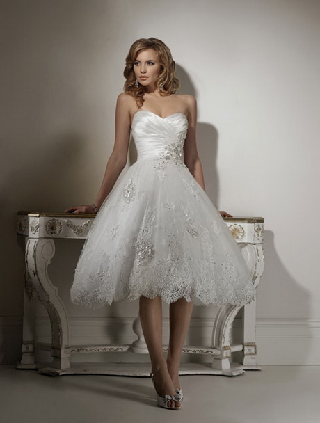 wedding-gowns-for-short-brides-89_8 Wedding gowns for short brides