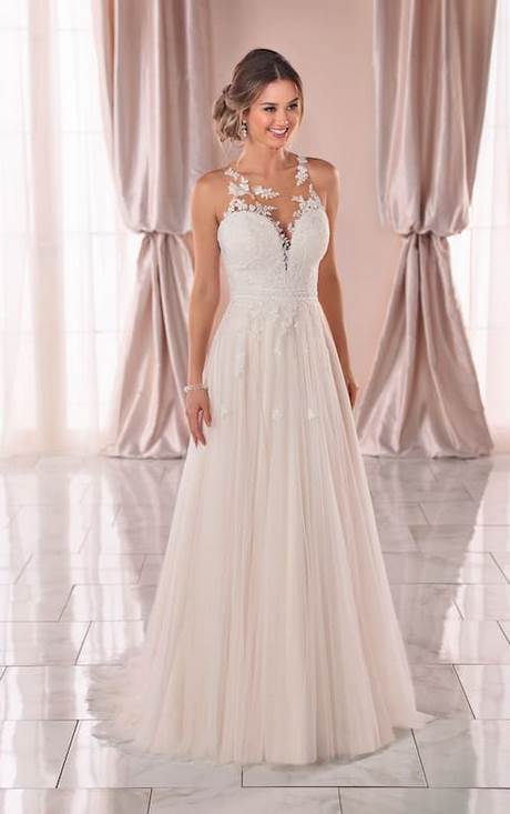 best-wedding-gown-2022-47_11 Best wedding gown 2022