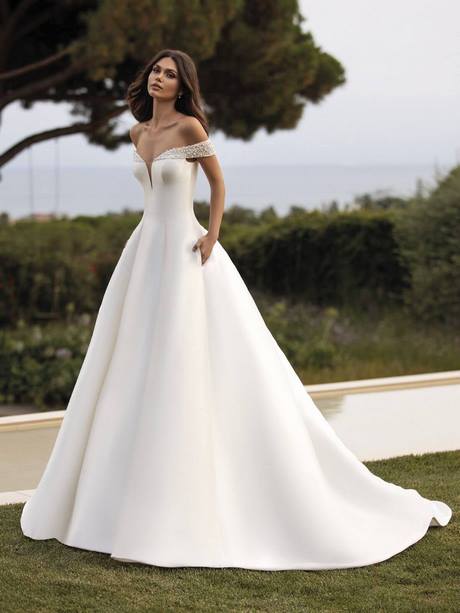 designer-wedding-dress-2022-54_18 Designer wedding dress 2022