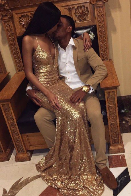 white-and-gold-prom-dresses-2022-36_5 White and gold prom dresses 2022