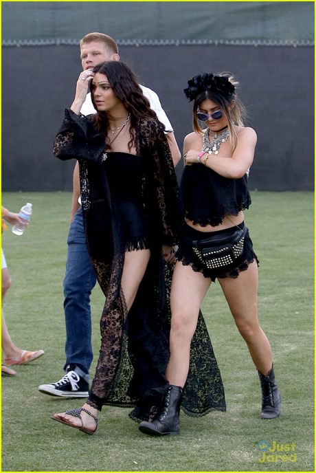 kylie-jenner-coachella-outfit-2023-19_9 Kylie jenner coachella outfit 2023