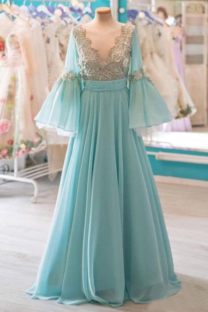 lace-prom-dresses-2021-52_12 Lace prom dresses 2021