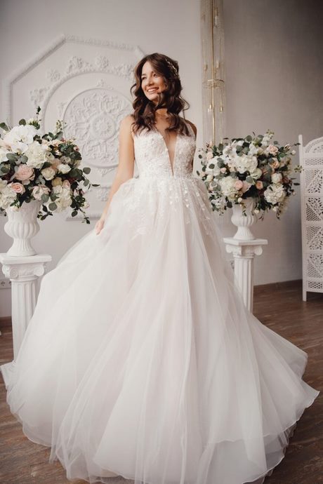 simple-wedding-gowns-2021-80 Simple wedding gowns 2021