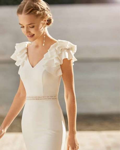 simple-wedding-gowns-2021-80_16 Simple wedding gowns 2021