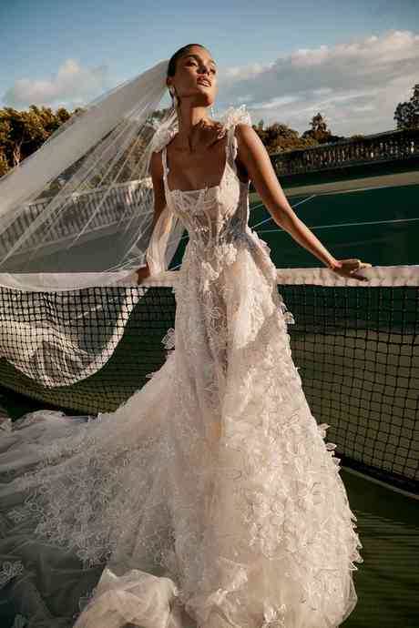 best-bridal-gowns-2023-90_13 Best bridal gowns 2023
