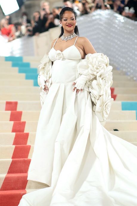 rihanna-2023-met-gala-dress-05 Rihanna 2023 met gala dress