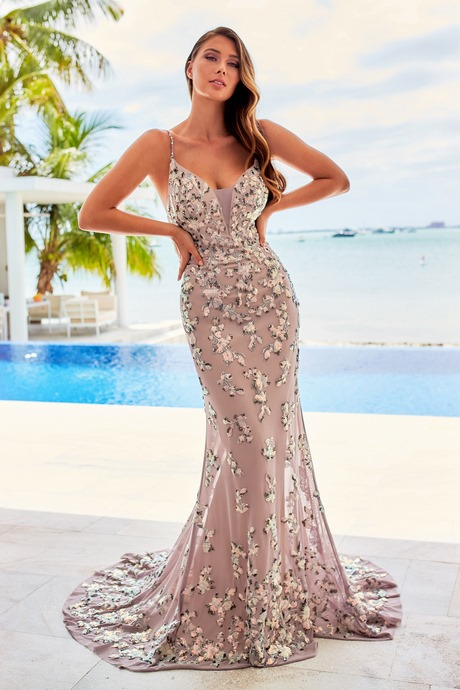 fit-and-flare-prom-dresses-2022-49_9 Fit and flare prom dresses 2022