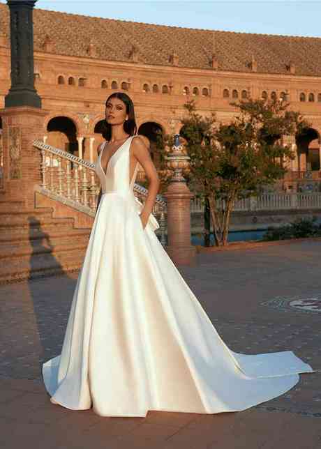 pronovia-wedding-dresses-2022-06_12 Pronovia wedding dresses 2022