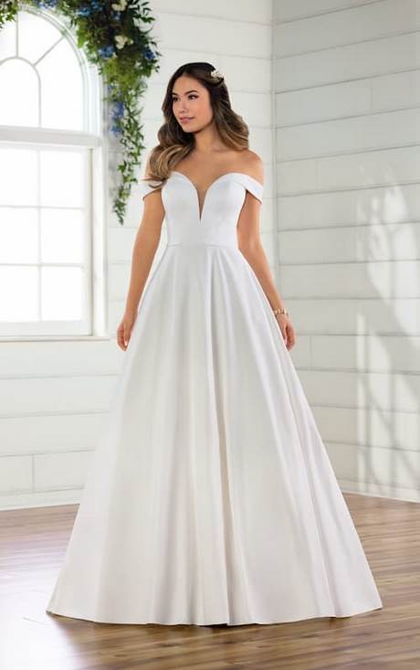 satin-wedding-gowns-2022-45_8 Satin wedding gowns 2022