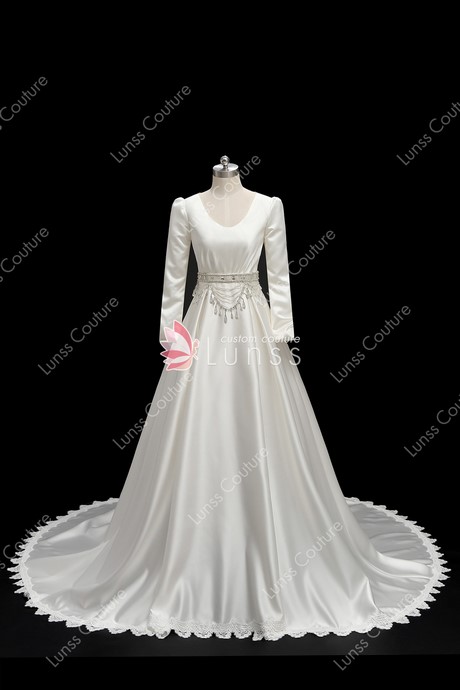 black-and-white-gown-with-sleeves-94_14 Black and white gown with sleeves