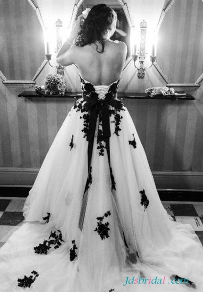 black-and-white-wedding-dresses-plus-size-79_16 Black and white wedding dresses plus size