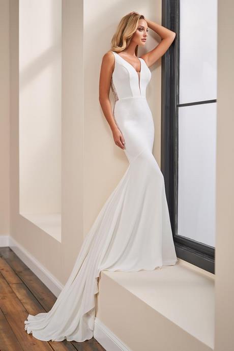 crepe-fit-and-flare-wedding-dress-31_12 Crepe fit and flare wedding dress
