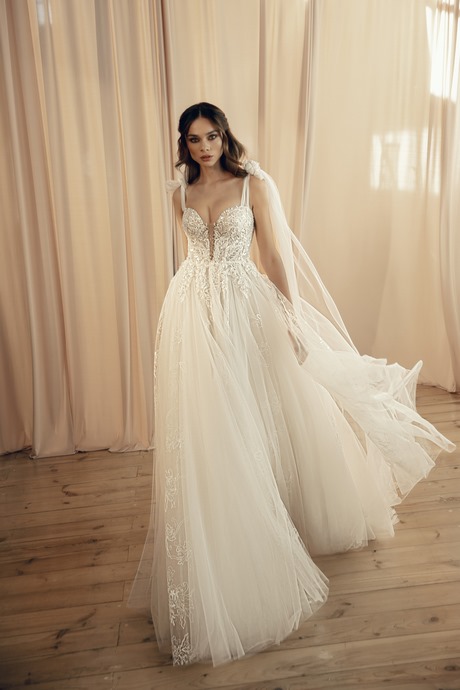 belle-wedding-dress-2022-55_11 Belle wedding dress 2022