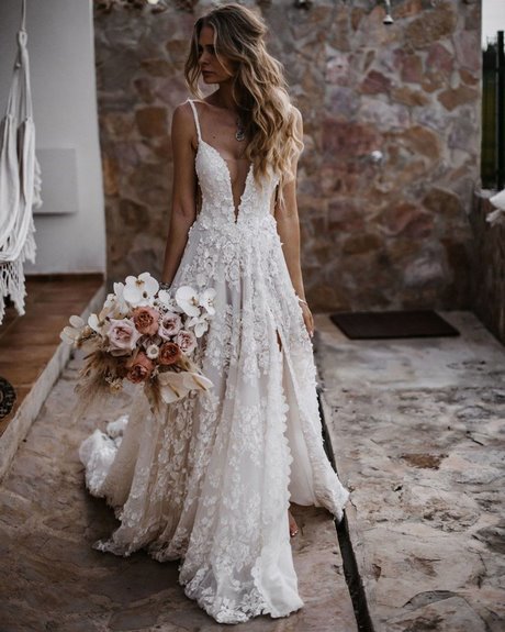 best-beach-wedding-dresses-2022-65_10 Best beach wedding dresses 2022